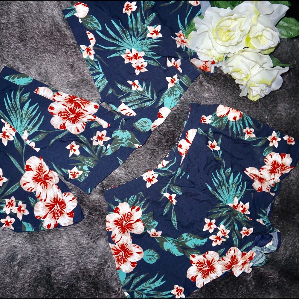 Two piece outfit🗣 floral shorts & crop top